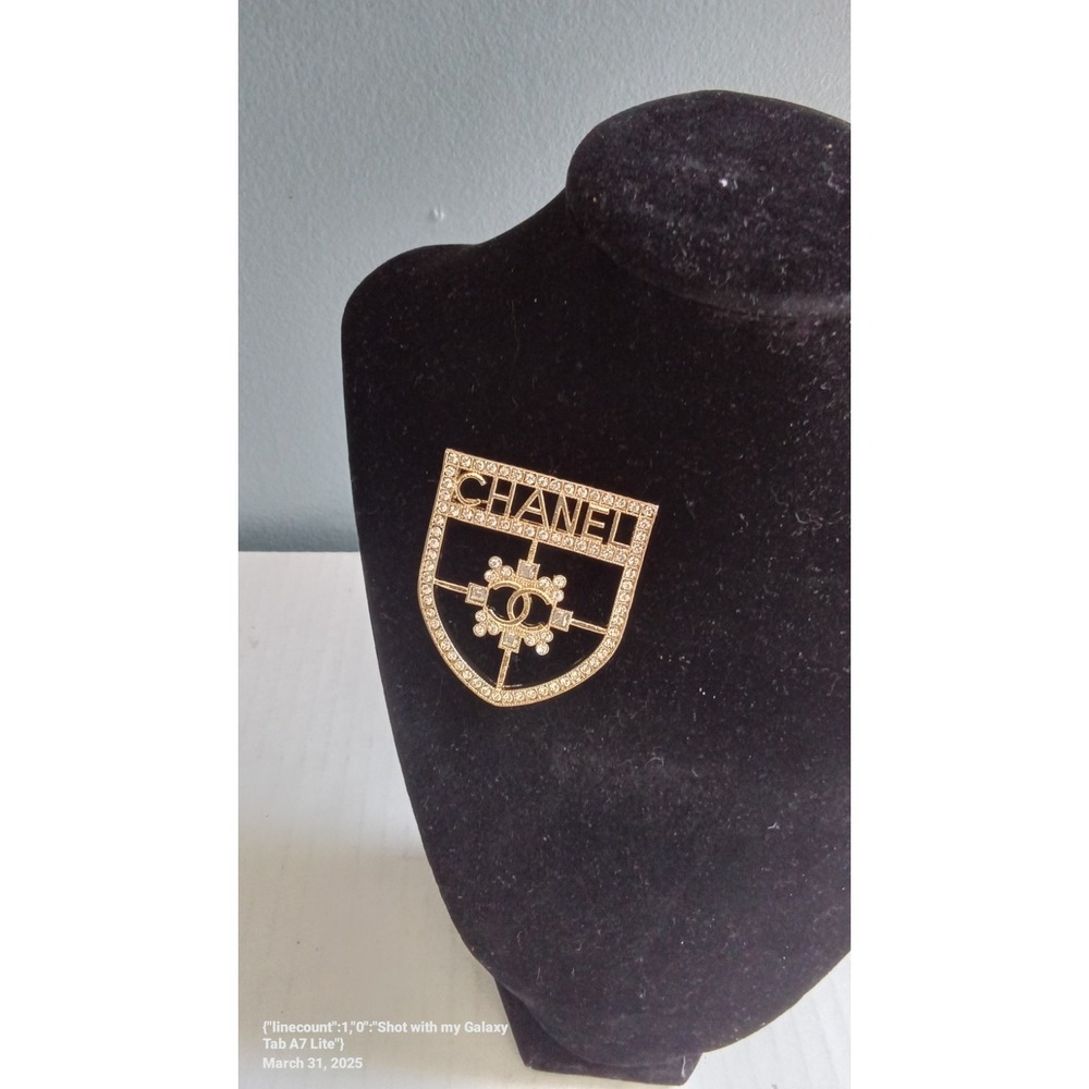 Chanel‎ Brooch Pin Gold Shield Logo CC Rhinestone Embellished Designer Jewelry - Picture 4 of 5